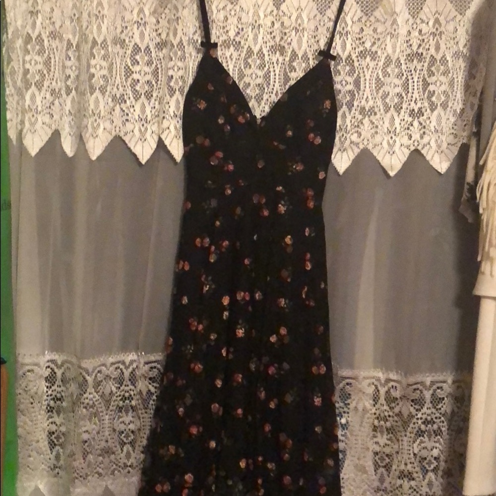 Black and floral high-low dress👗
